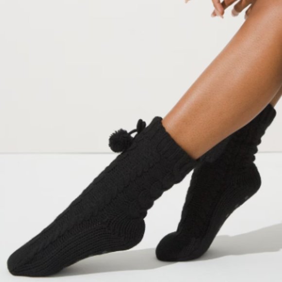 NWT Soma 2 Pairs Bundle Cabin Socks - Picture 1 of 5